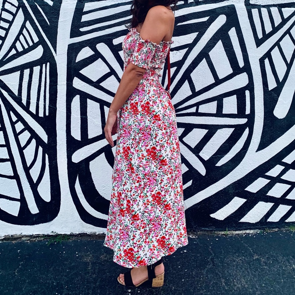 ✨💞✨ LULUS View from the Meadow Cream Floral Print